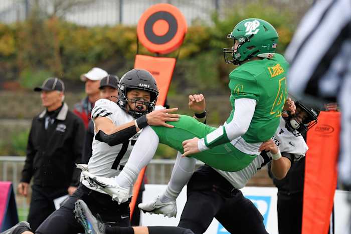 Tualatin.West-Linn.6A-football-semifinal.Leon-Neuschwander.41